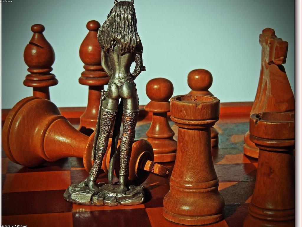 យុទ្ធសាស្ត្រល្បែង: ការបង្កើតយុទ្ធសាស្ត្រចម្រុះសម្រាប់ជោគជ័យ