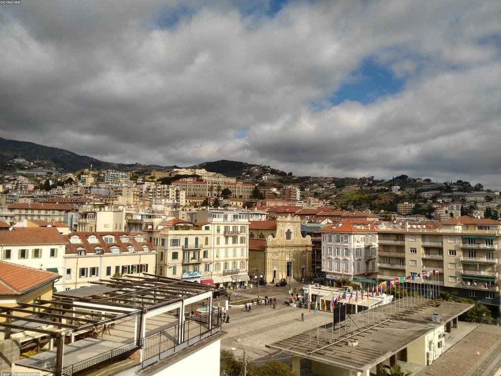 ការអភិវឌ្ឍន៍ប្រវត្តិសាស្ត្រនៃកាស៊ីណូ