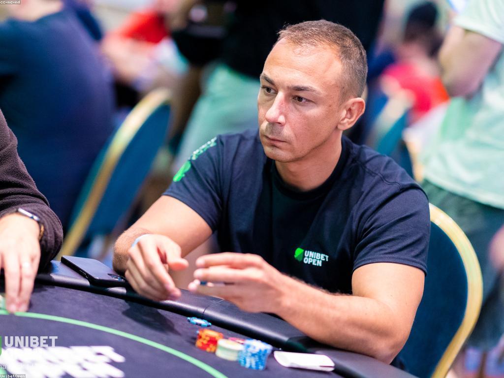 ការអភិវឌ្ឍន៍ប្រវត្តិសាស្ត្រនៃកាស៊ីណូ